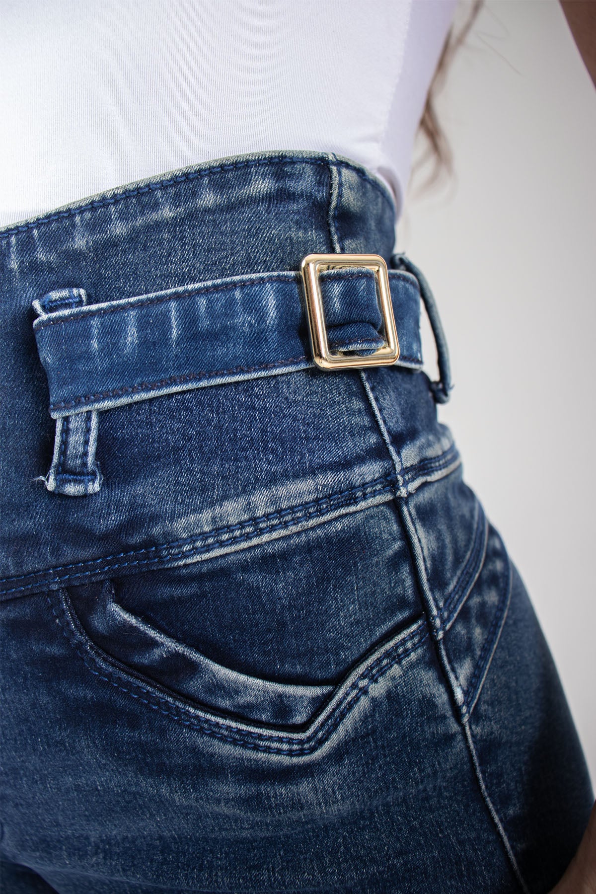 Jeans colombianos tiro alto 3 botones